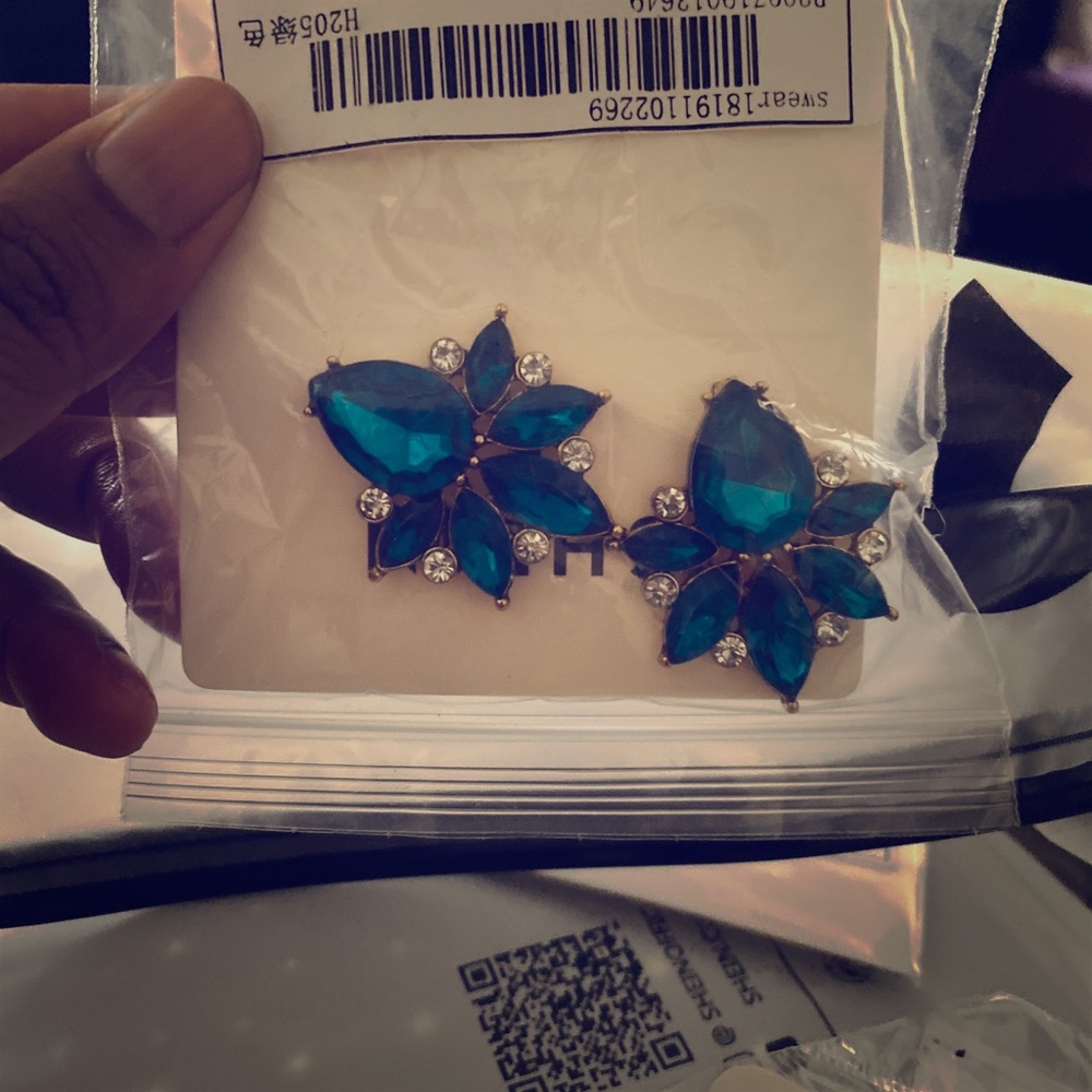 Sapphire blue earrings 💫💫